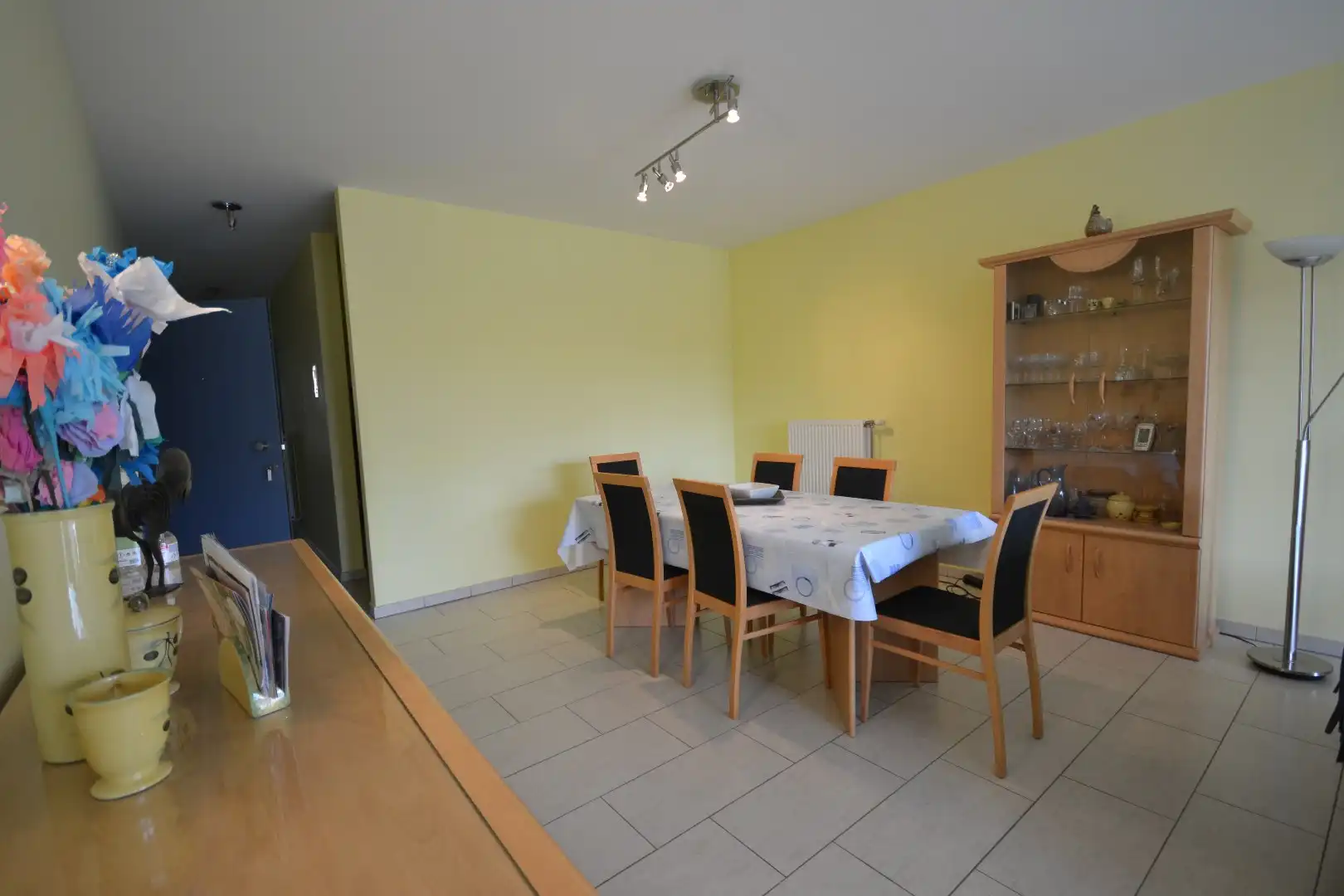 Ruim en zonnig appartement te Oostduinkerke nabij het zonneplein. foto 4