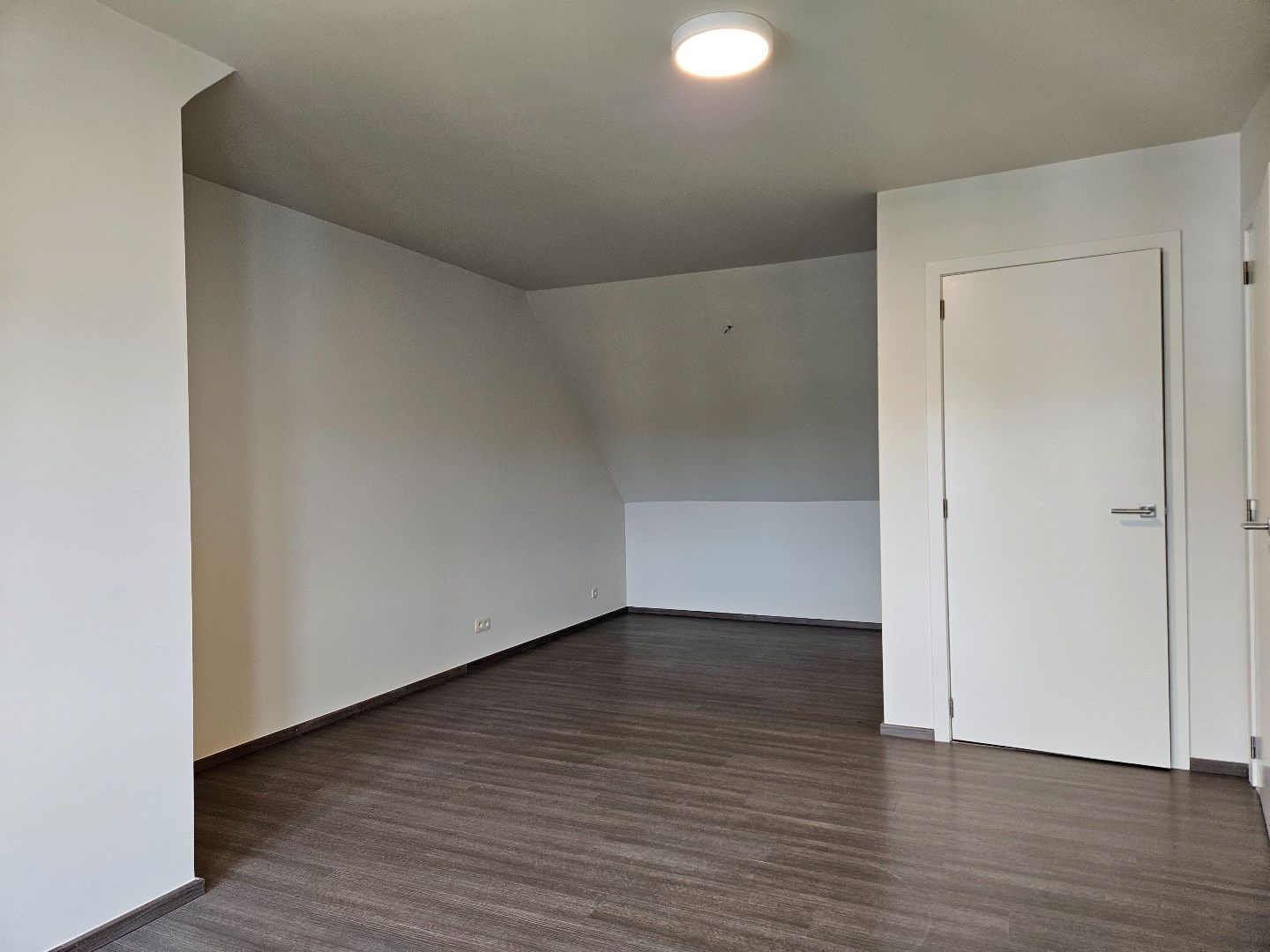 Dakappartement met 1 slaapkamer, terras en garagebox in het centrum van Mol! foto 6