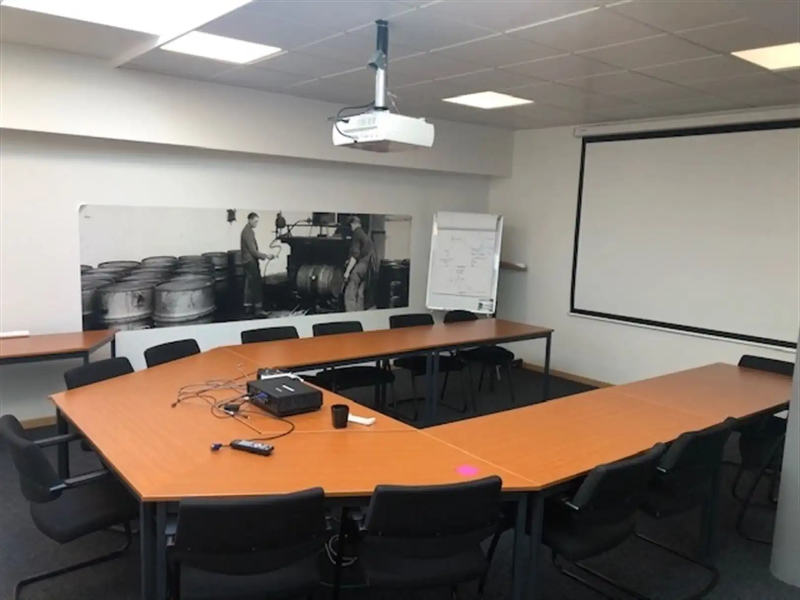 Kantoor te huur aan de op- en afrit van Sint-Job foto 10