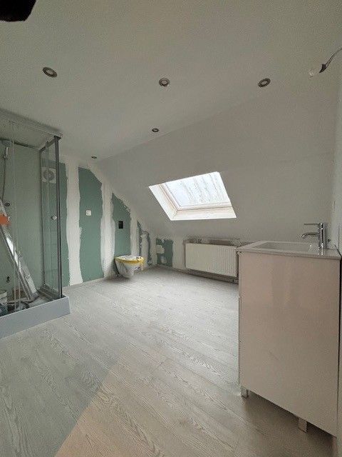 Centraal gelegen woning met 3 slaapkamers, 2 badkamers en terrasje (energielabel C). foto 8