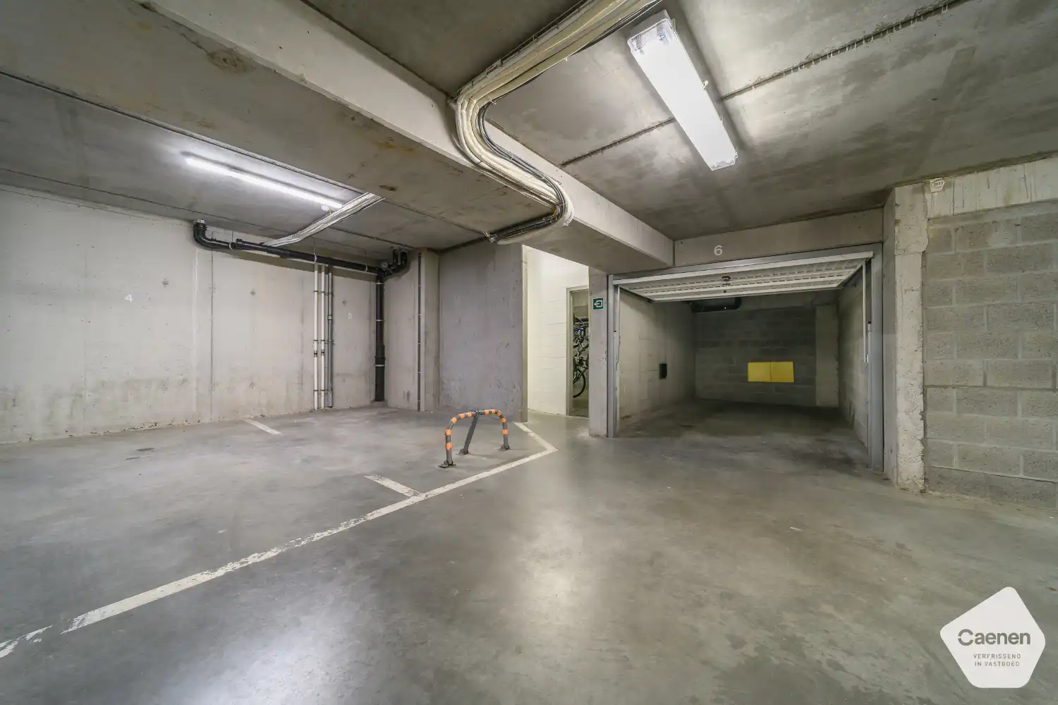 Centraal gelegen, recente studio met open zicht op het Sloepenplein - garage inbegrepen foto 16