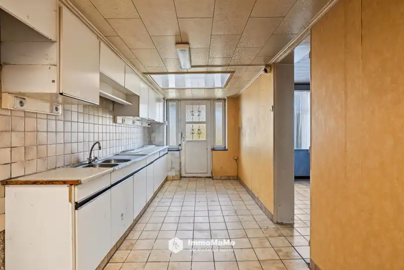 TOTAALRENOVATIE MET VEEL POTENTIEEL TE KOOP IN LOCHRISTI foto 6