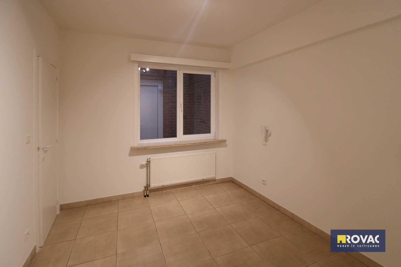 Centraal gelegen en instapklaar appartement! foto 9