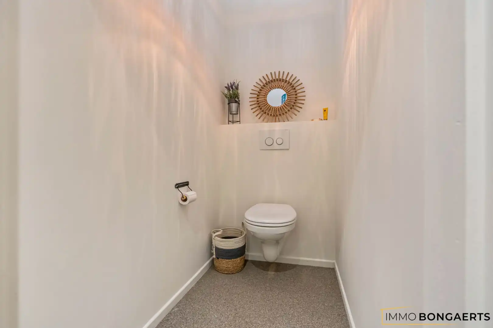 Energiezuinige woning met zwembad op rustige ligging in As foto 27