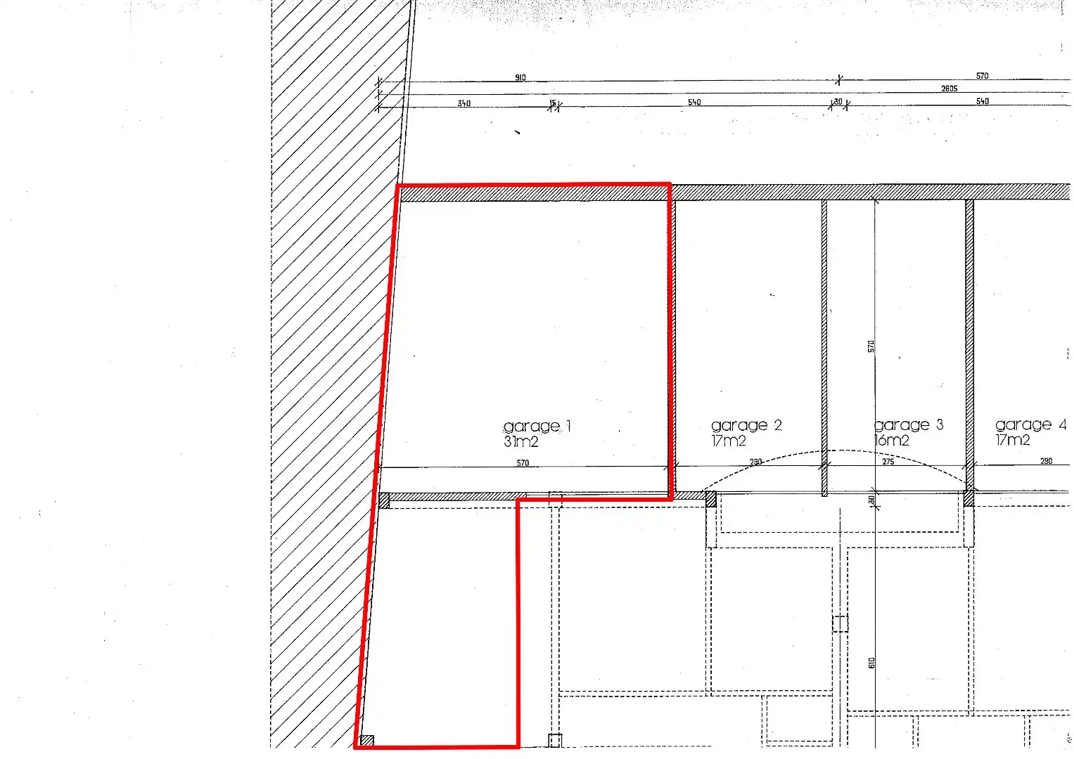 Zeer ruime garagebox (31m²) en extra berging (6m²) nabij de Grote Markt foto 2