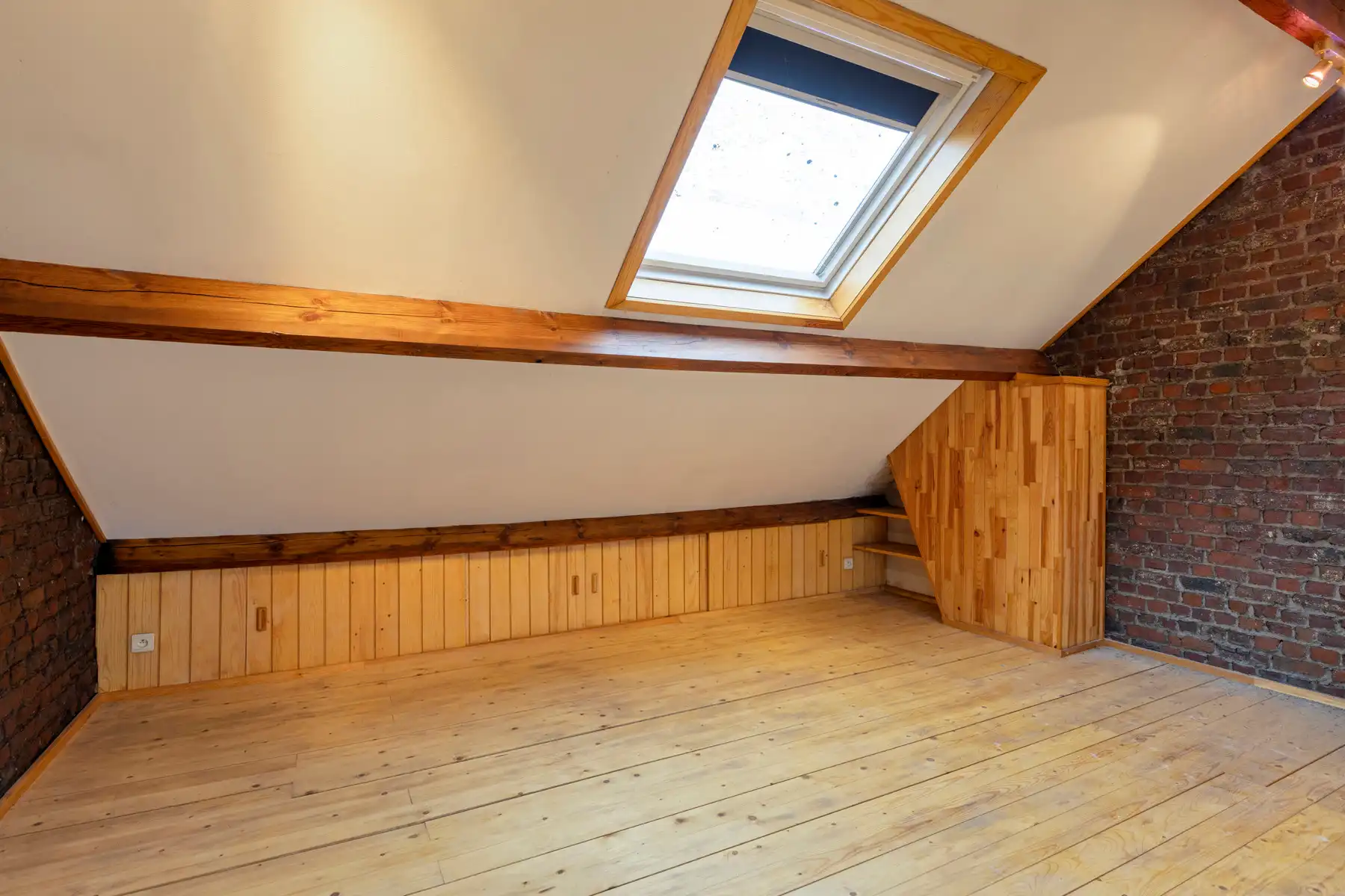 Ruime Stadswoning met garage op topligging foto 17