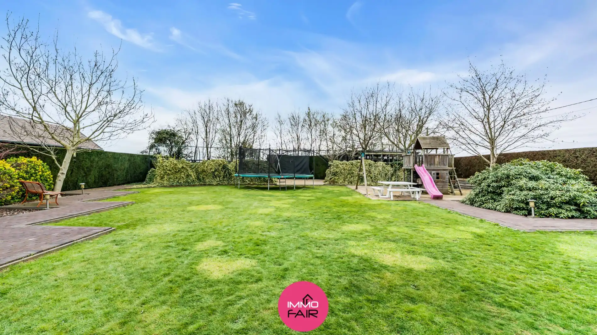 Vrijstaande woning op royaal perceel met panoramisch uitzicht, vlakbij Maastricht foto 24