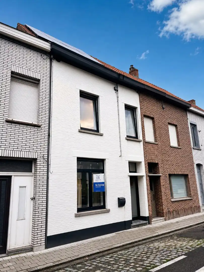 Welkom in deze ruime, vernieuwde BEN-woning met mogelijk 4 ruime slaapkamers, uitweg en zonnepanelen! foto 2