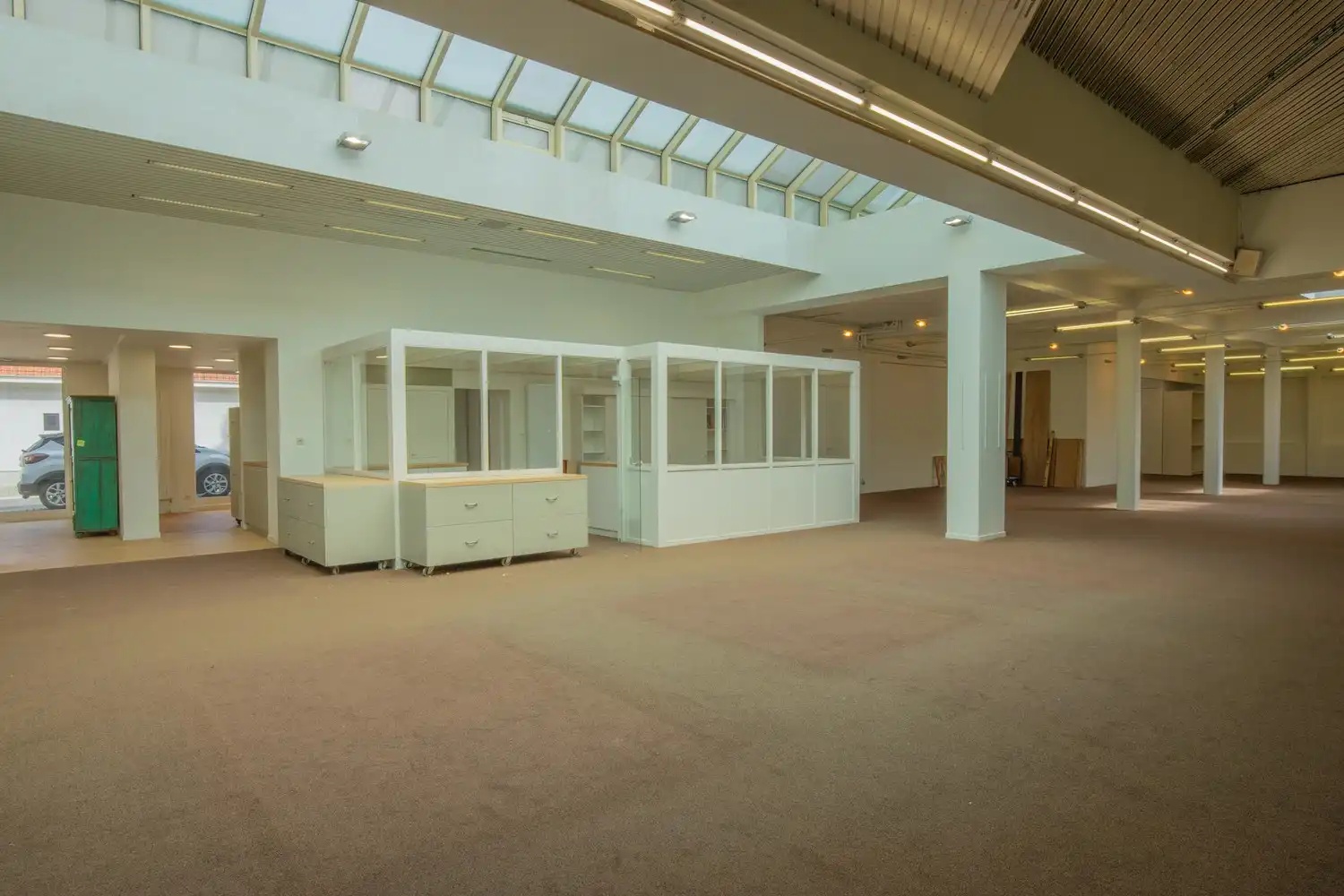 Commerciële toplocatie van 694 m² op hoekligging in Aarschot foto 5