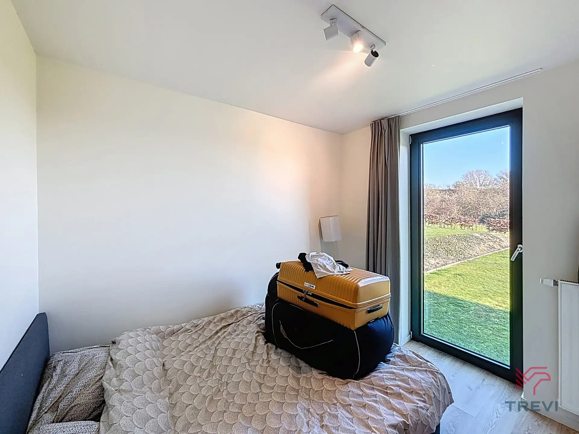 TUBIZE APP 2KAMERS MET TUIN foto 9