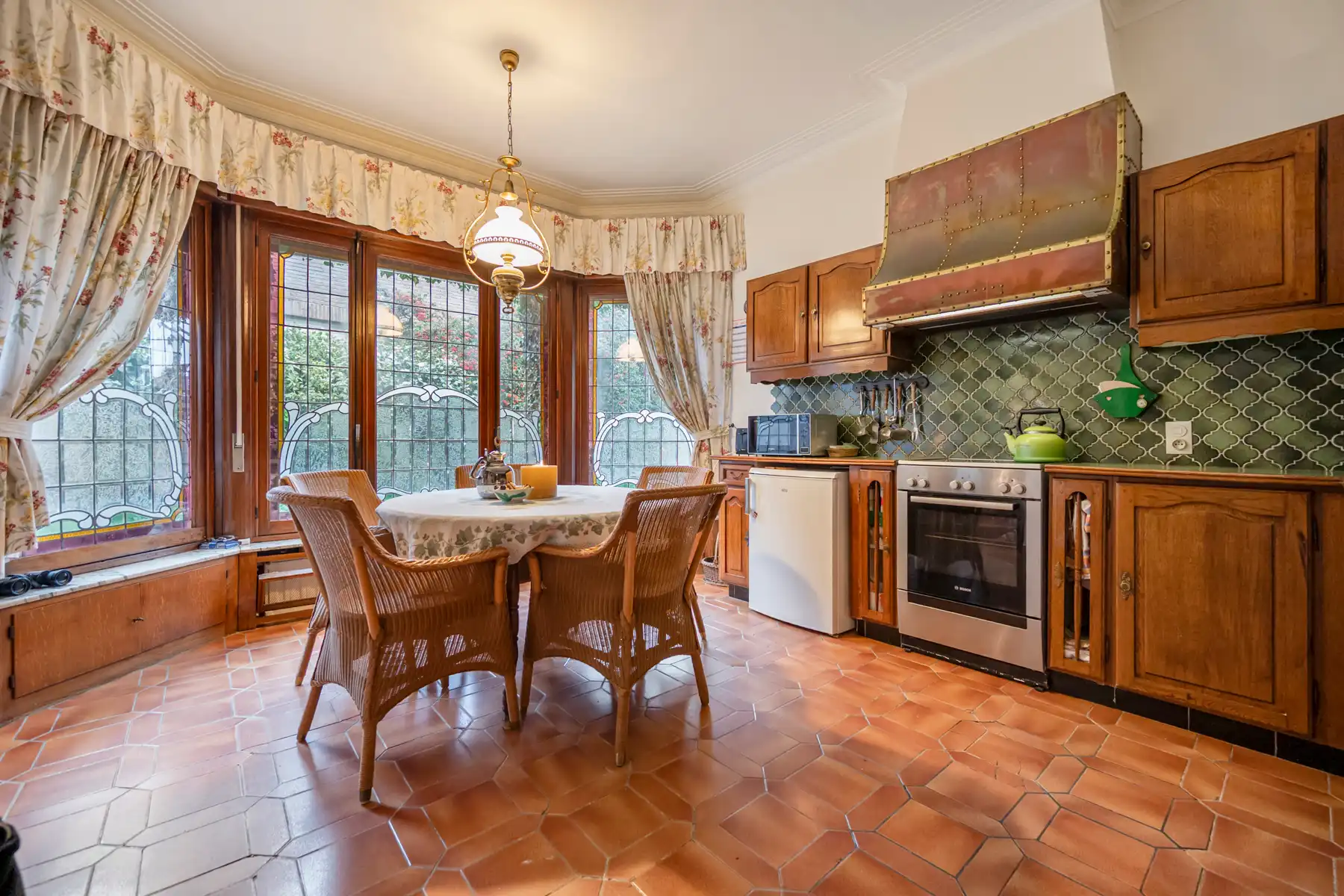 Imposante herenwoning + commerciële ruimte hartje Overmere foto 8