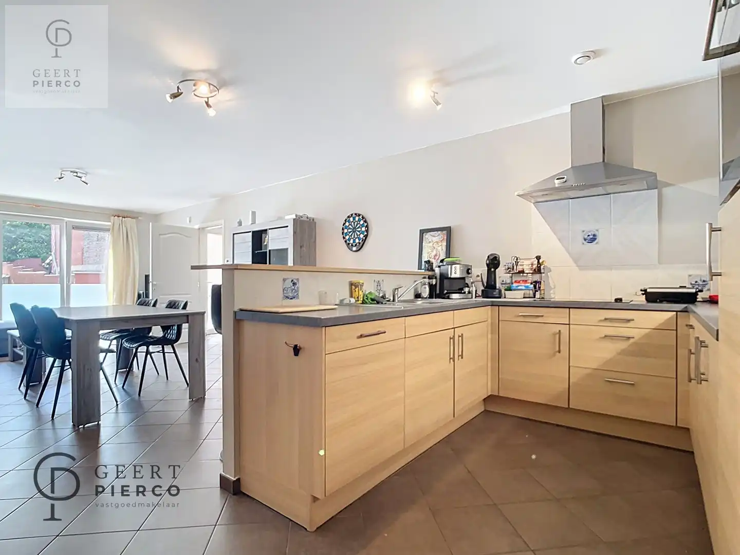 Gezellige studio foto 8