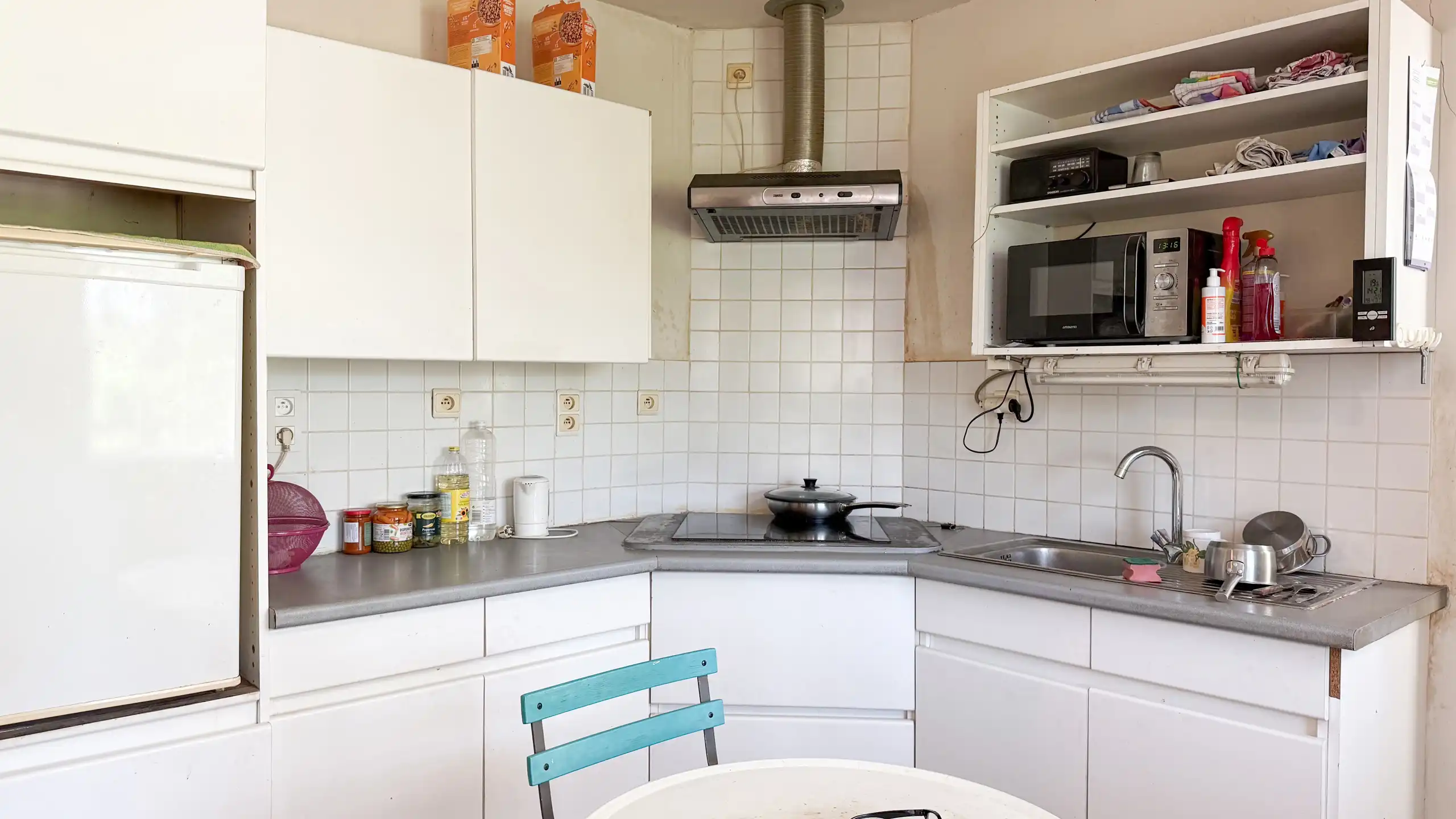 Te renoveren woning met 3 slpkms op ruim perceel van 8a58ca! foto 9
