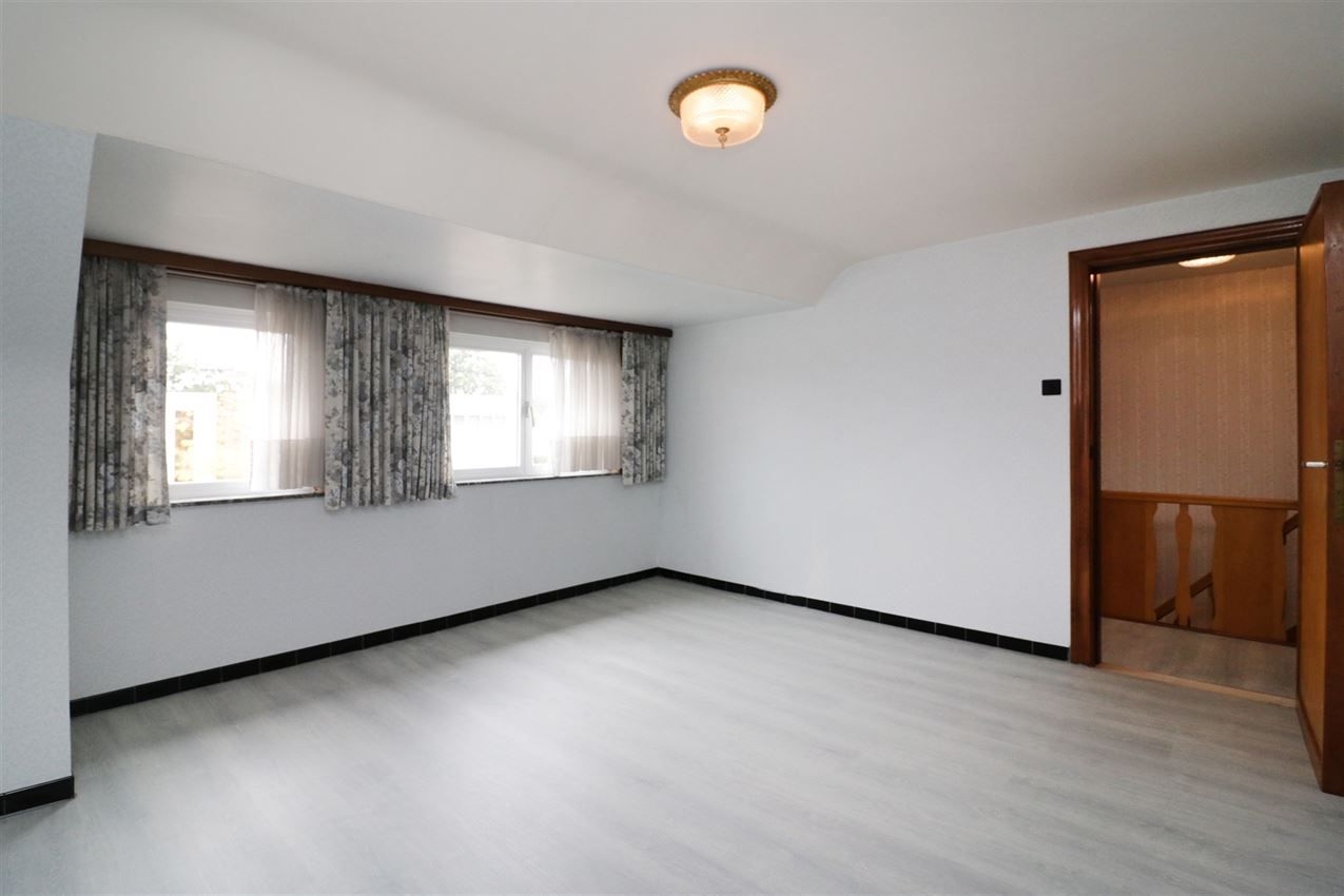 degelijke woning (3 slpk) op 11 a 95 ca foto 23