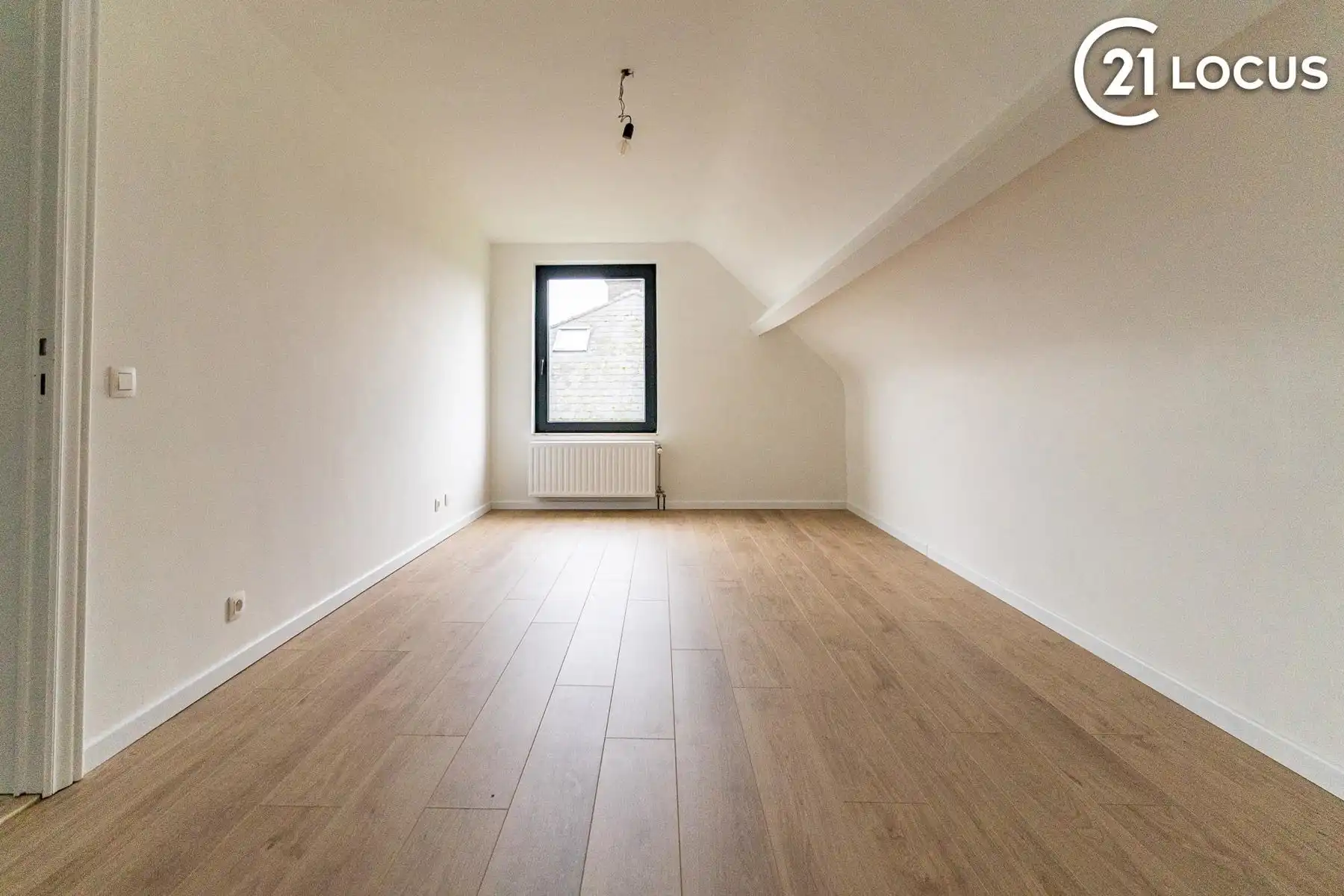 Ruime villa met 4 slpk, grote tuin en garage foto 13