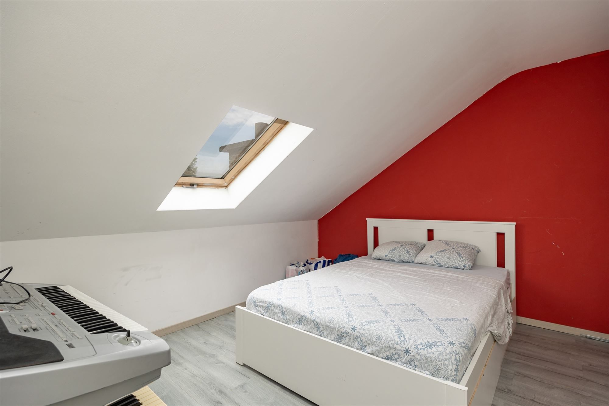 Instapklare woning met 6 slaapkamers en ruim aangelegde tuin foto 13