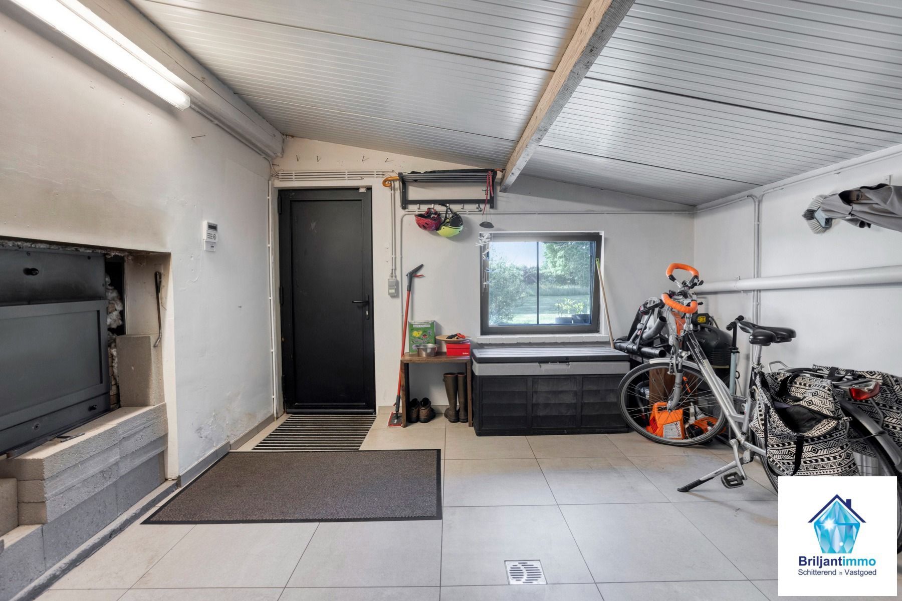 Authentieke, gerenoveerde hoeve te midden van het groen foto 33