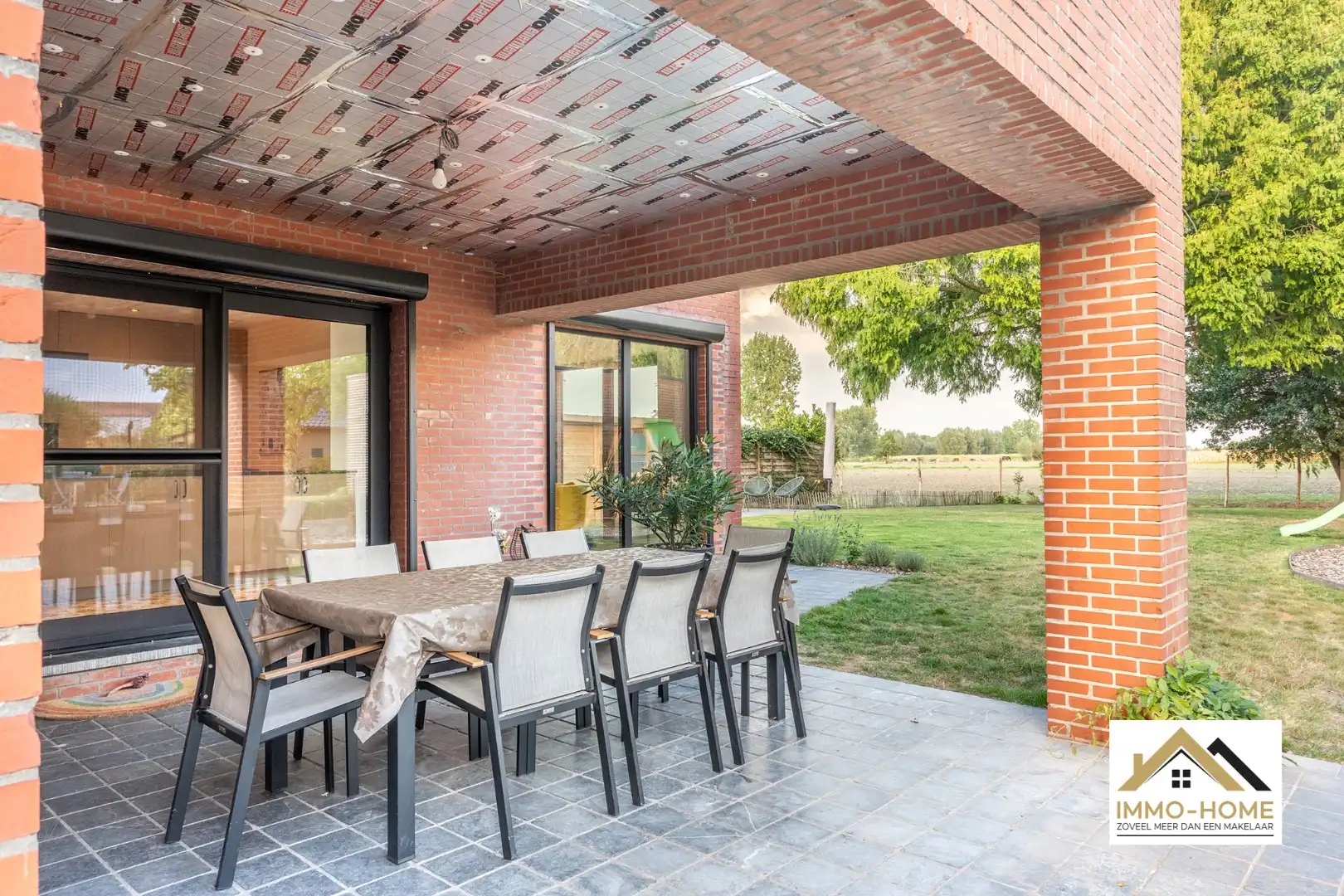 Volledig gerenoveerde woning met agrarisch uitzicht! foto 16