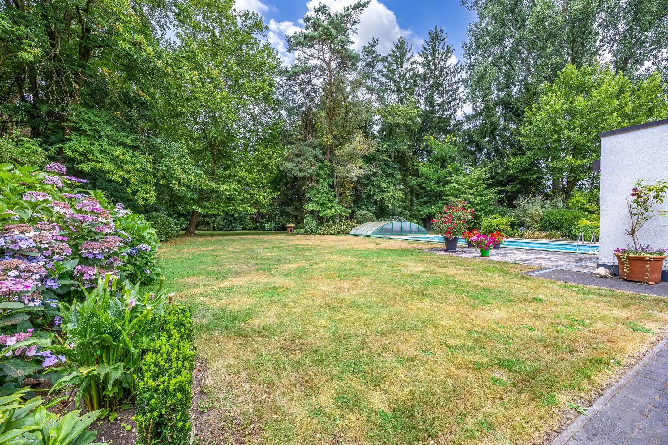 Unieke villa gelegen in een oase van rust foto 29