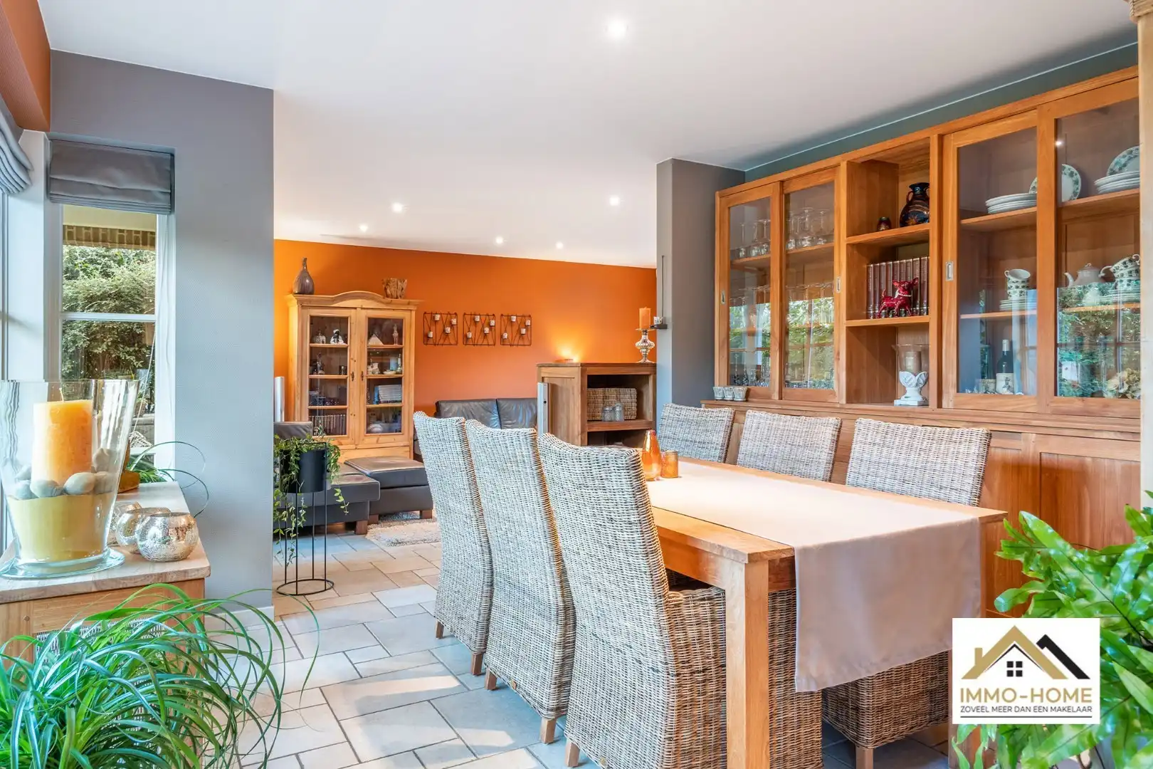 Prachtige woning met breed uitzicht op de tuin foto 16