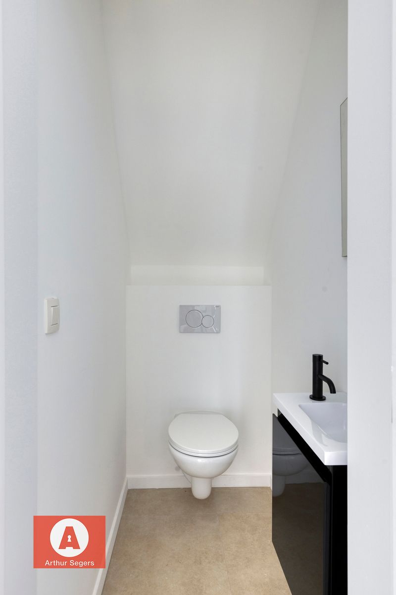 Gerenoveerde woning in hartje Baasrode foto 5