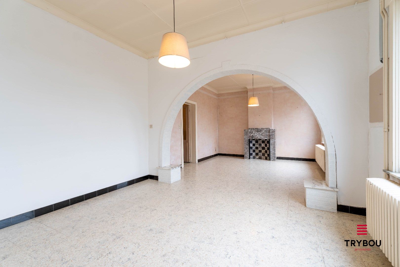 Authentieke hoeve met bijgebouwen op ruim perceel foto 3