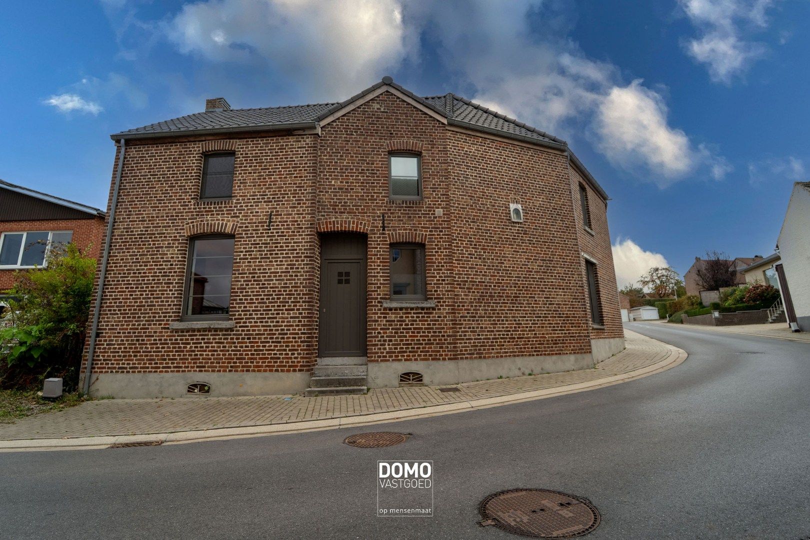 RUIME, INSTAPKLARE EN GERENOVEERDE WONING MET KANTOORGEBOUW INCLUSIEF PARKEERGELEGENHEID, TUIN EN ZWEMBAD TE MIELEN BOVEN AALST (GINGELOM) foto 35