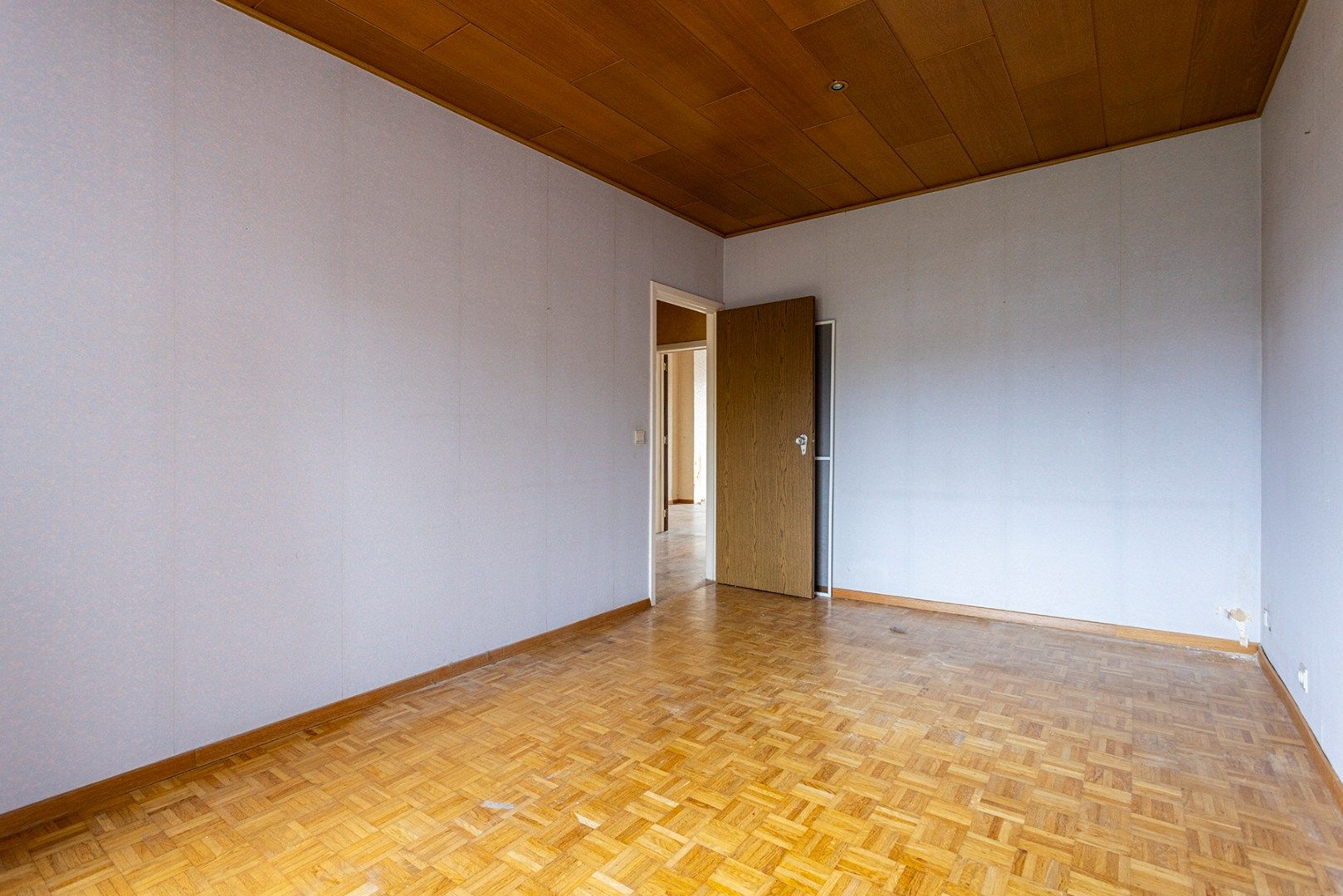 Te renoveren 2 slpk appartement in Tentoonstellingswijk!  foto 8