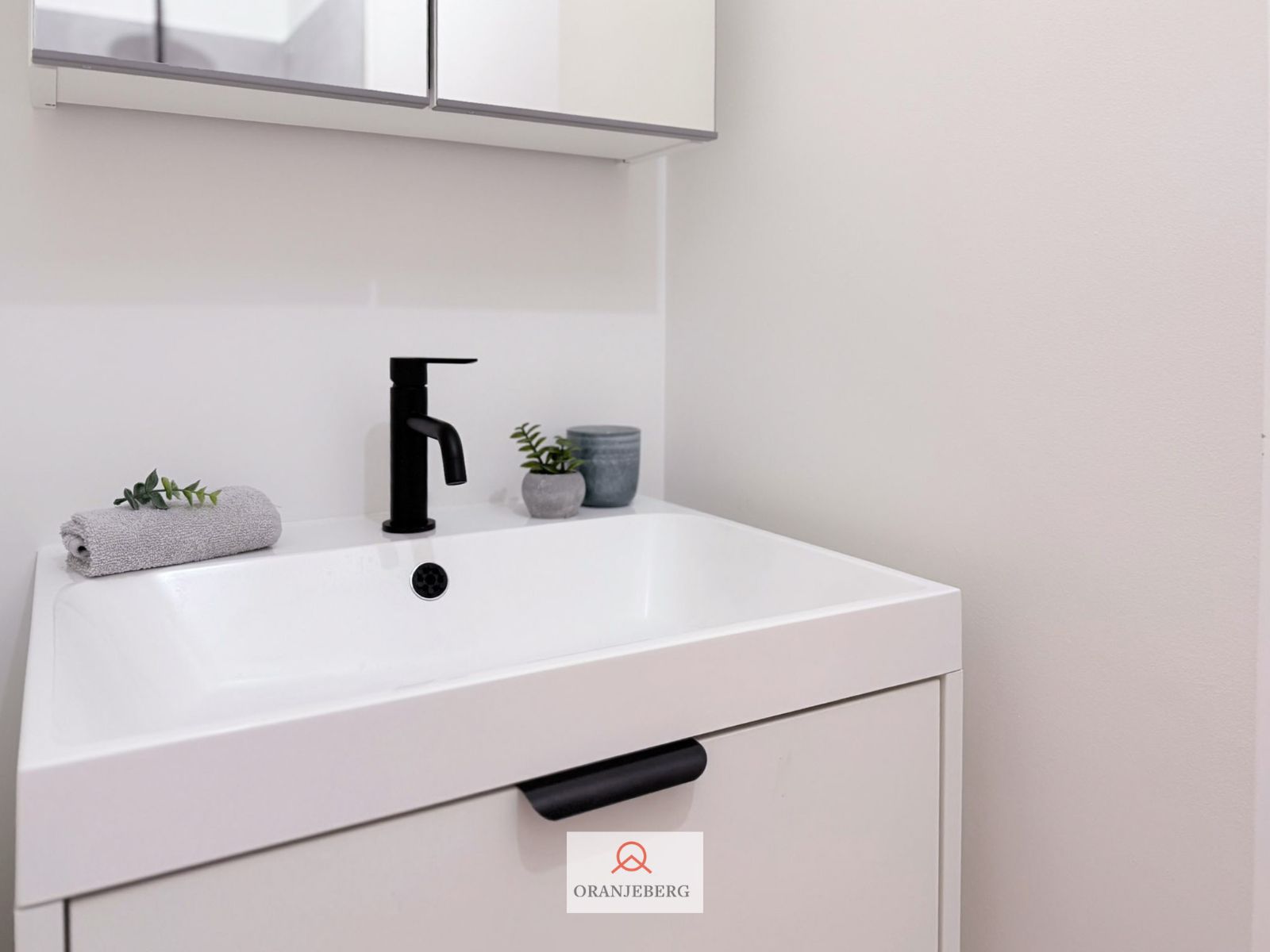 Gerenoveerde lichtrijke duplex studentenstudio foto 17