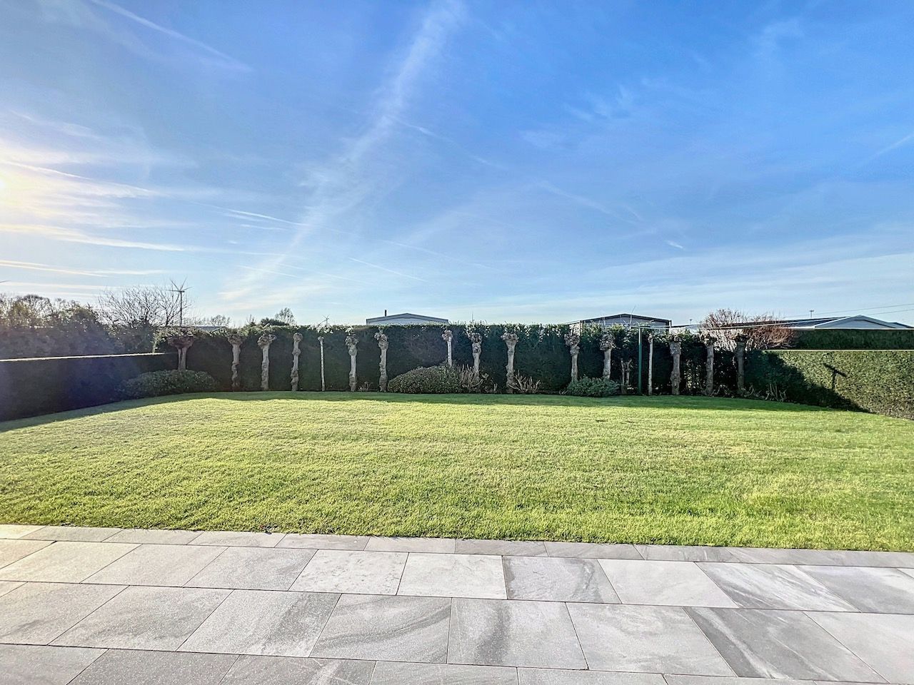 Goed onderhouden, ruime villa met prachtige tuin foto 10