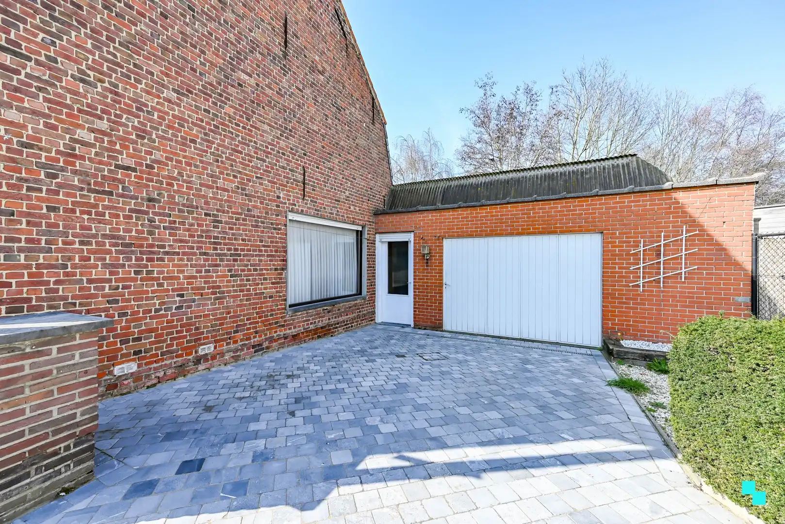 Te renoveren woning met riante garage te Bosmolens foto 20