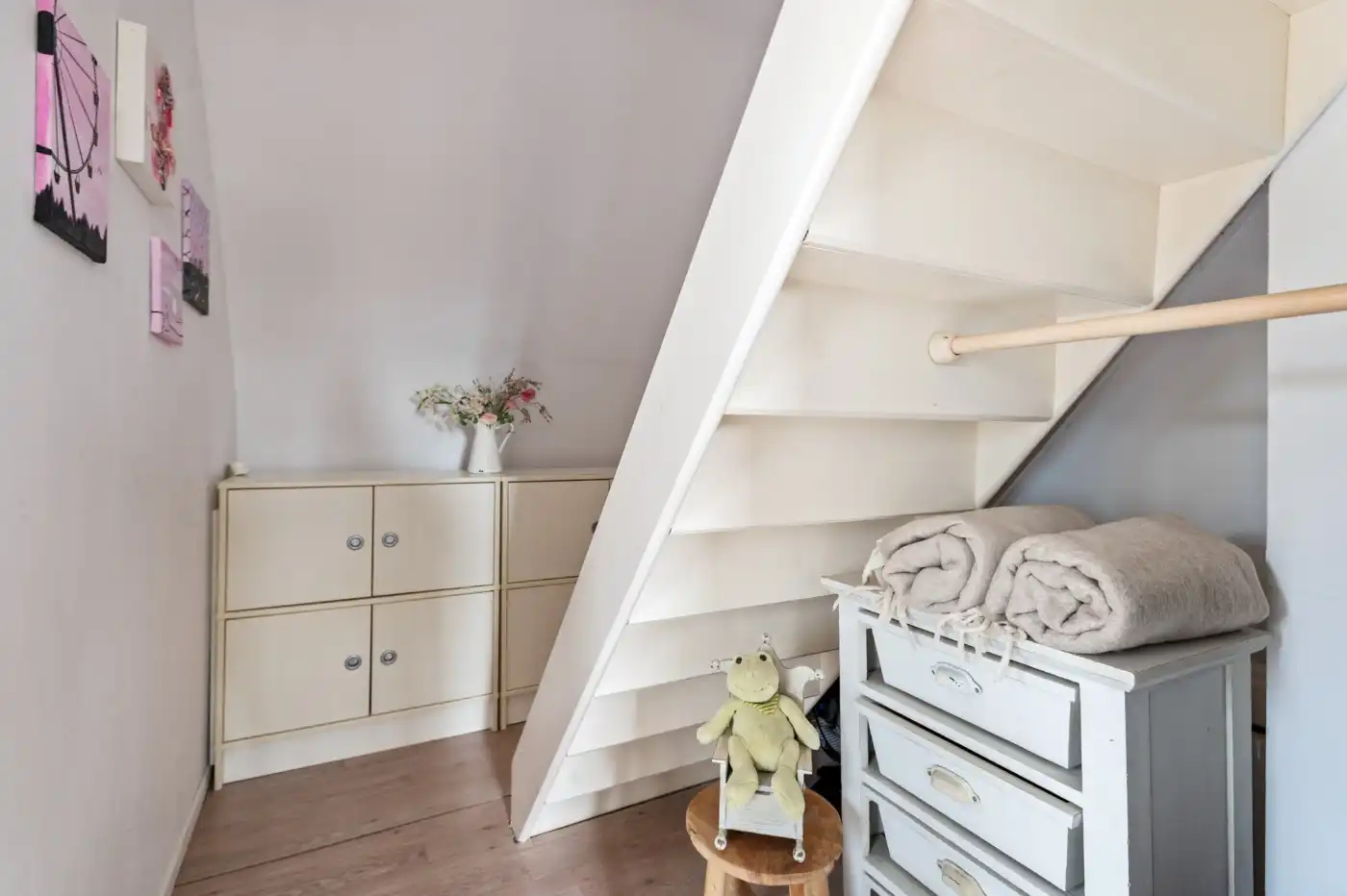 Ruime, instapklare, vrijstaande woning met 5 slpk., grote tuin en praktijkruimte foto 23