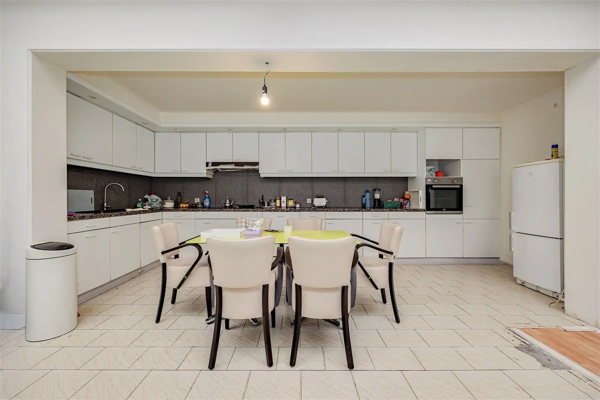 Instapklaar huis met magazijn in het centrum foto 11