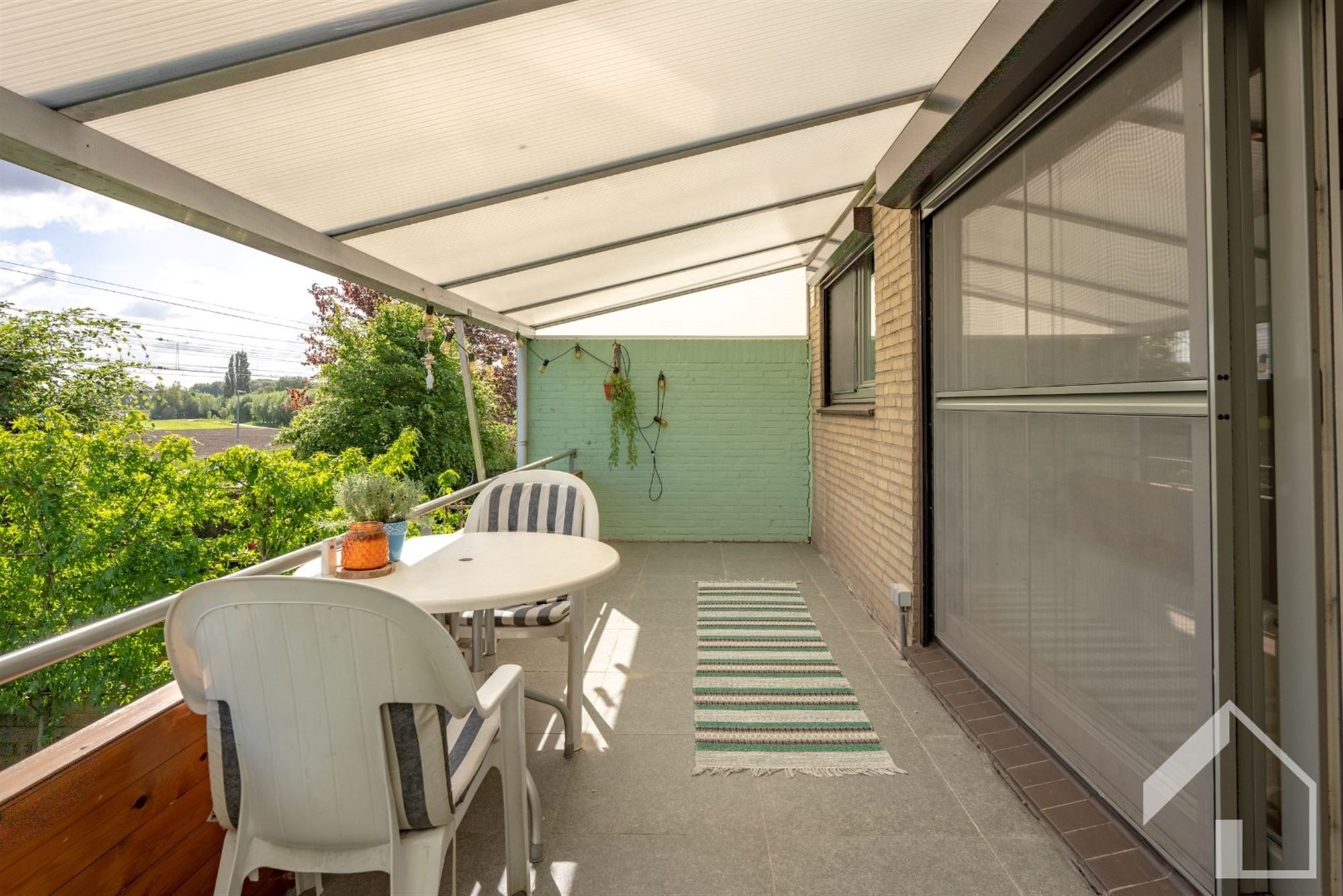Instapklare ruime woning met tuin, garage en 4 slaapkamers foto 8