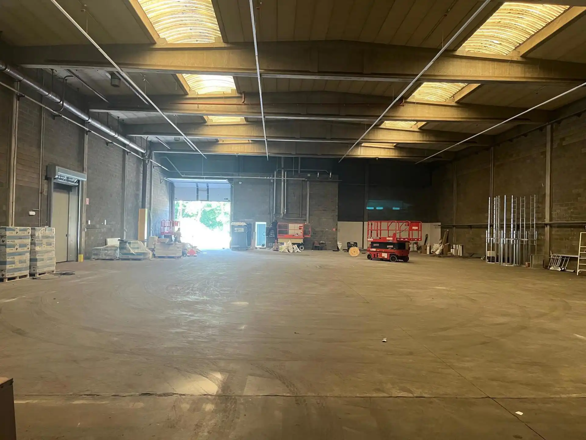 Magazijn 2.147m² te Haven Antwerpen foto {{pictureIndex}}