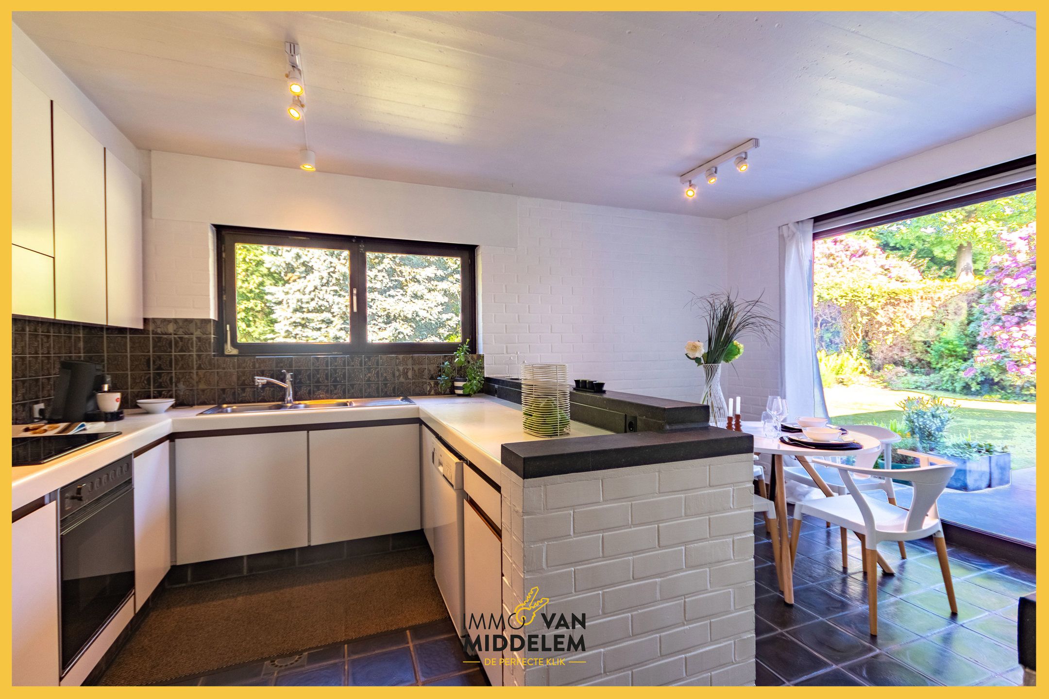 RUIME VILLA MET 4 KAMERS EN BUREAU IN EEN GROENE OMGEVING foto 5