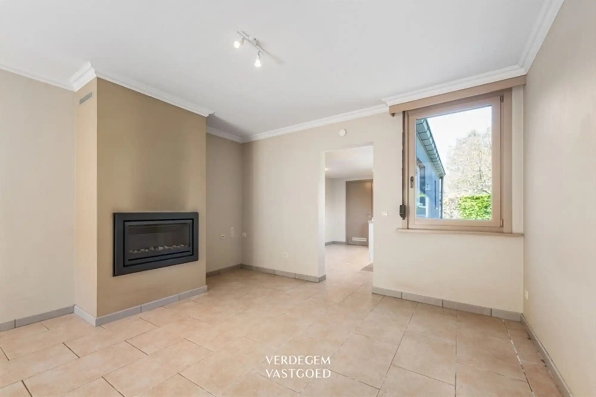 Charmante woning met 2 slaapkamers en fijne tuin met volledige privacy foto 7