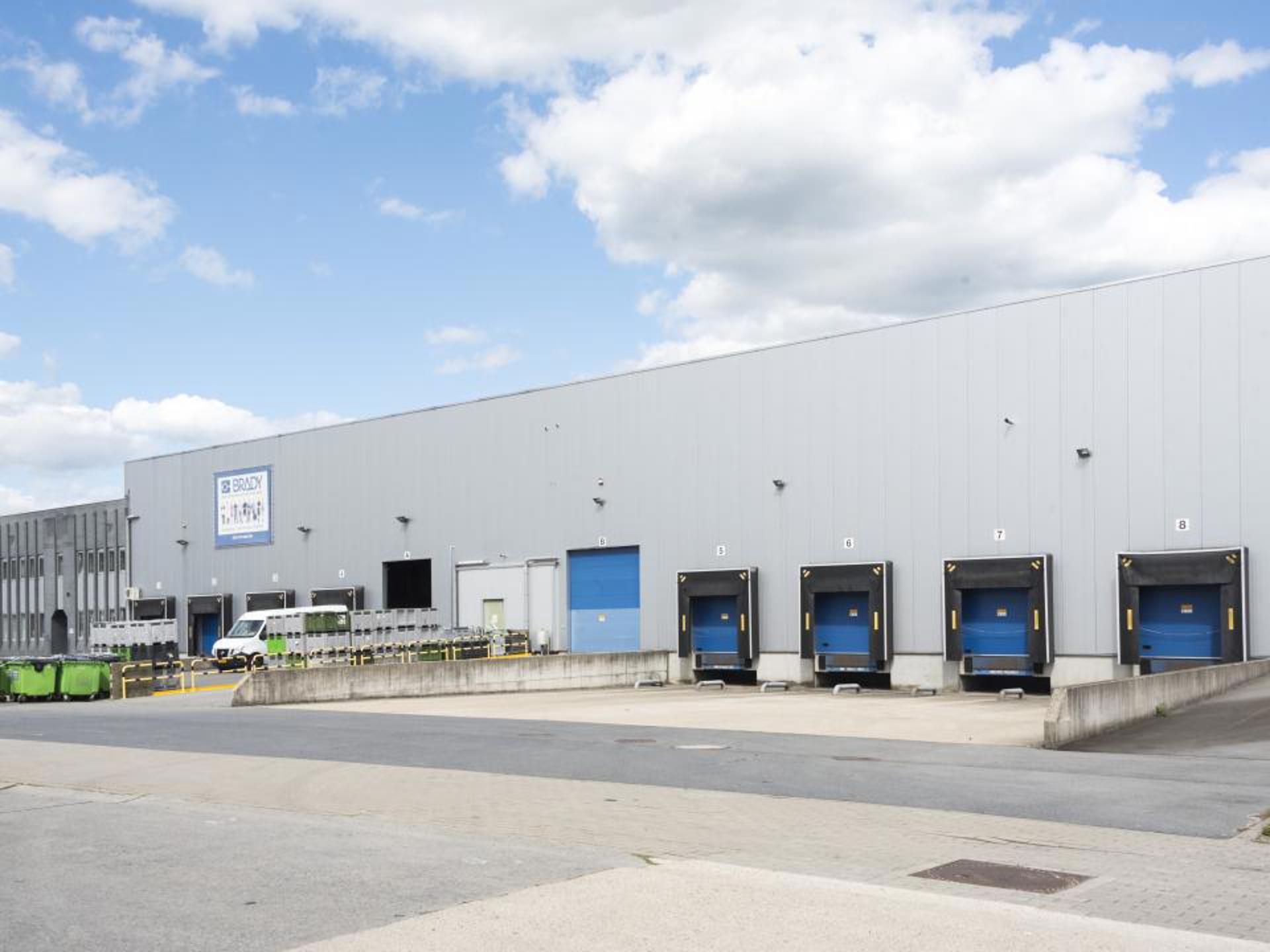 Logistiek magazijn te huur  foto {{pictureIndex}}