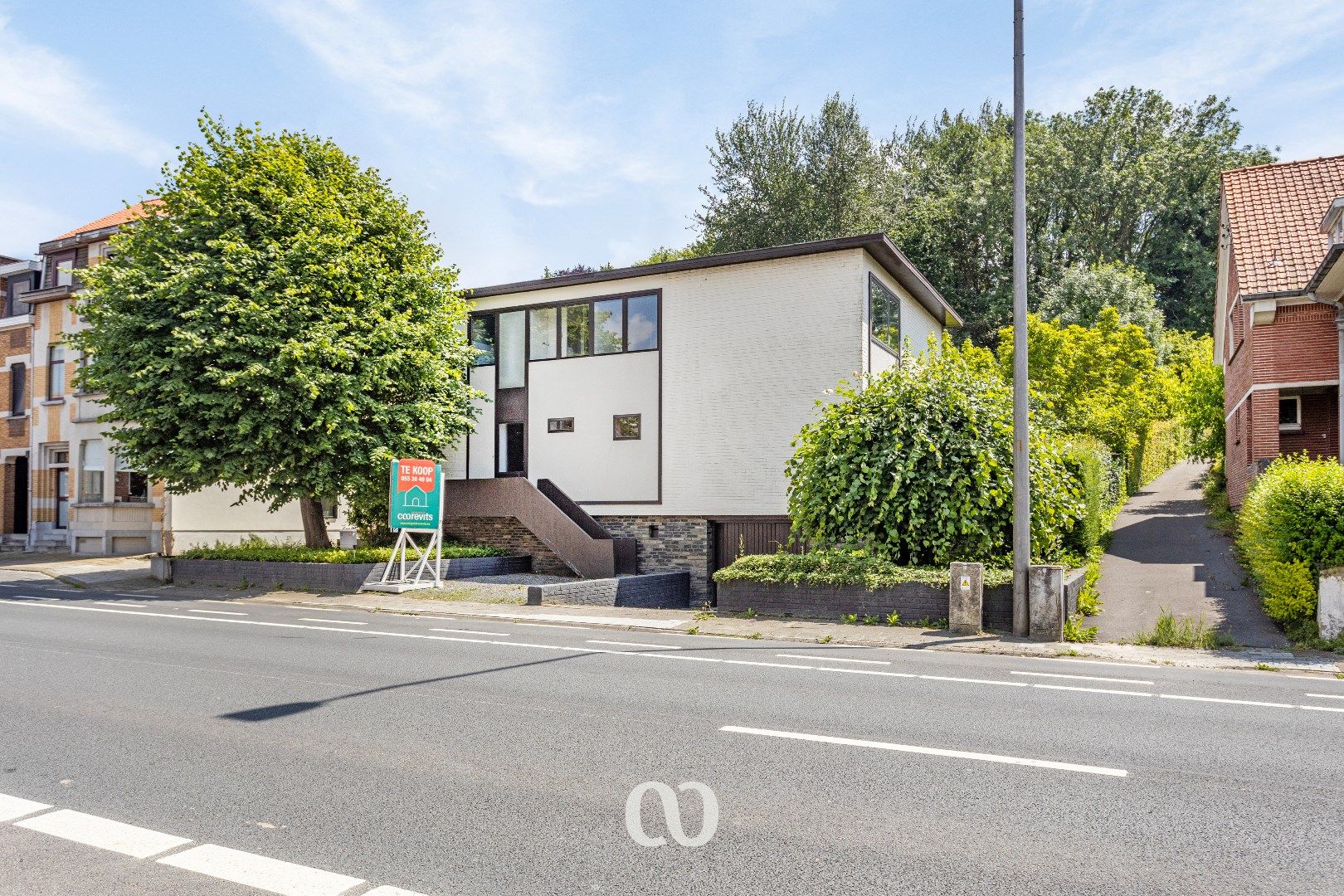 Te renoveren, modernistische villa nabij centrum Oudenaarde foto 3