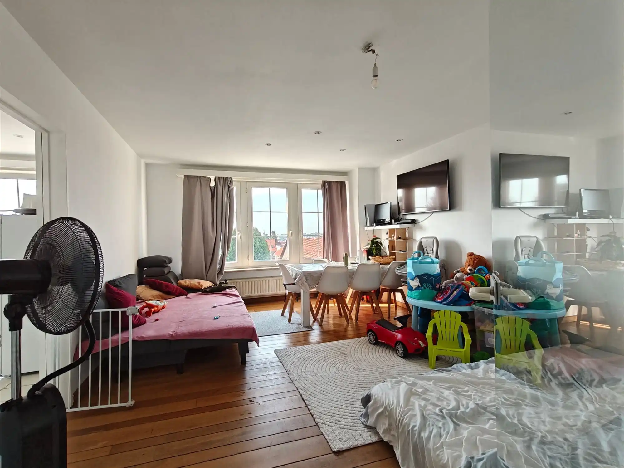 2 slaapkamers appartement met terras foto 4