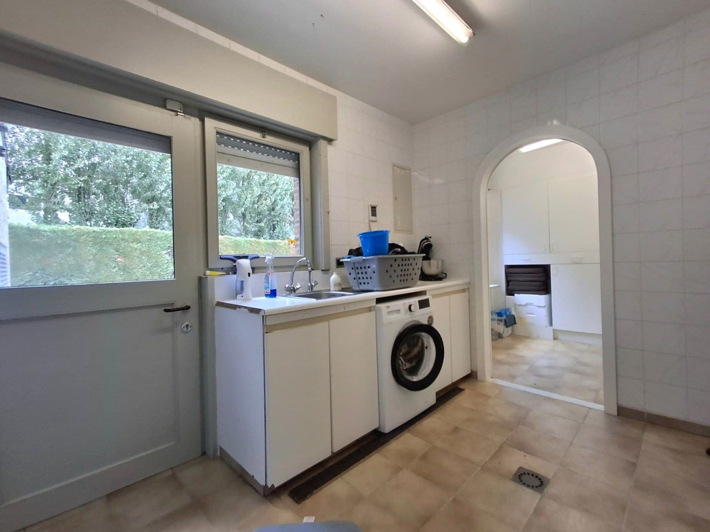 ZEER RUIME VILLA MET DUBBELE GARAGE EN GROTE TUIN foto 9