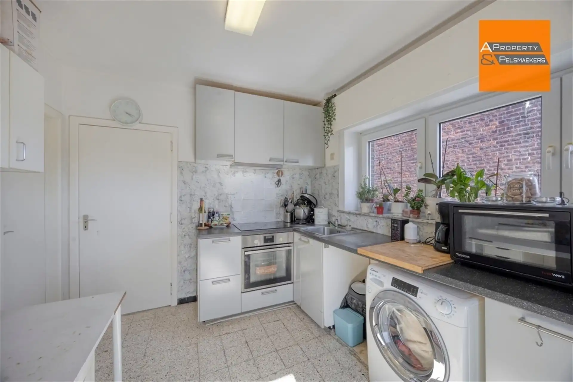 Lichtrijk appartement met 2 slaapkamers en garage foto 15