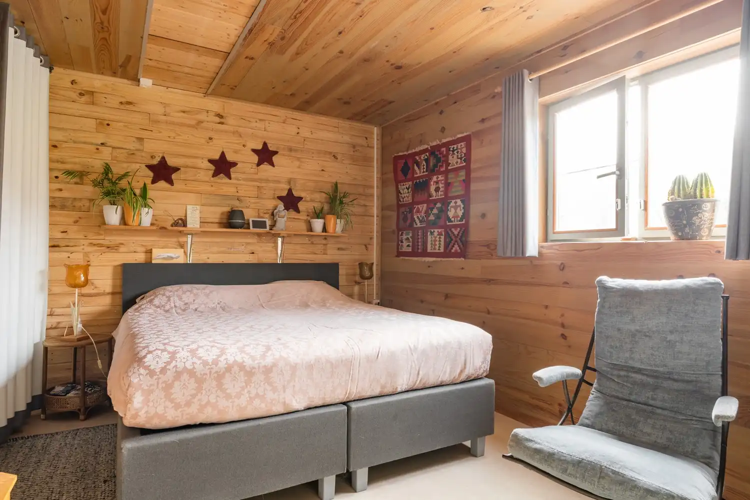 Veelzijdige woning met zorgmogelijkheden, werkruimte en tal van bijgebouwen foto 16