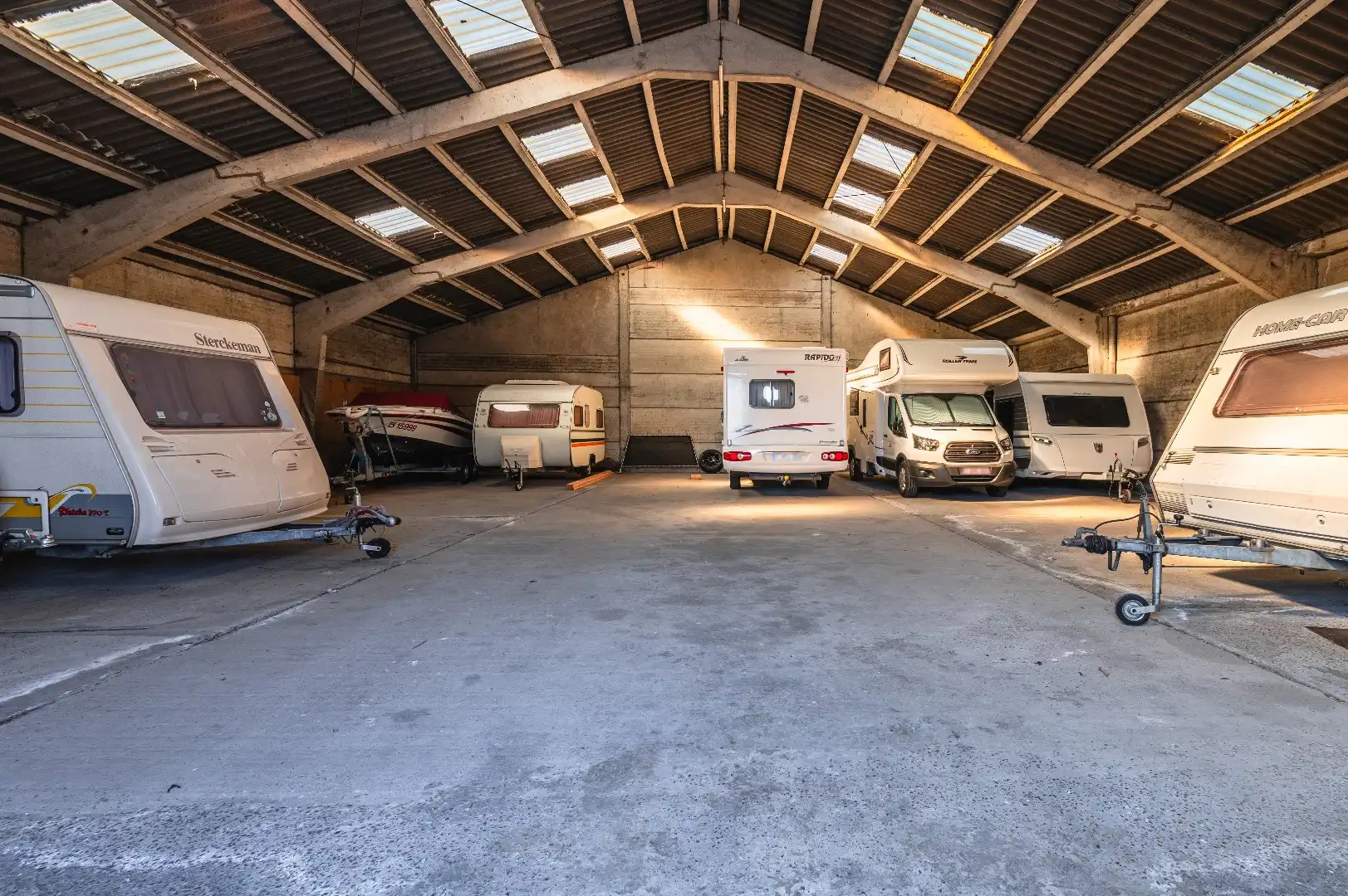 Alleenstaande woning van 291 m² met een loods van 473 m² en een schuur van 189 m² foto 12