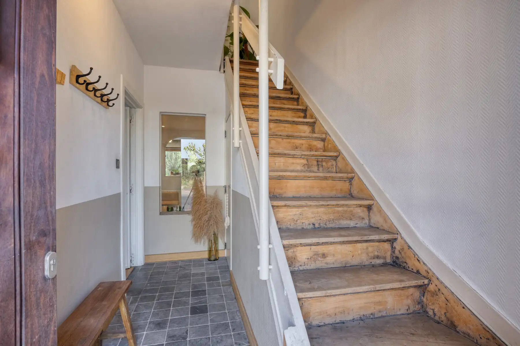 Instapklare woning met 3 slaapkamers en prachtige tuin. foto 5