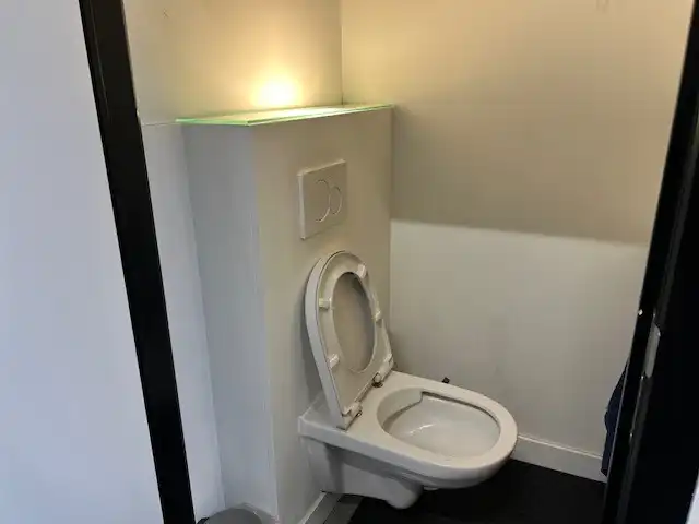 INSTAPKLARE BEDRIJFSUNIT MET KANTOOR EN SANITAIR foto 6