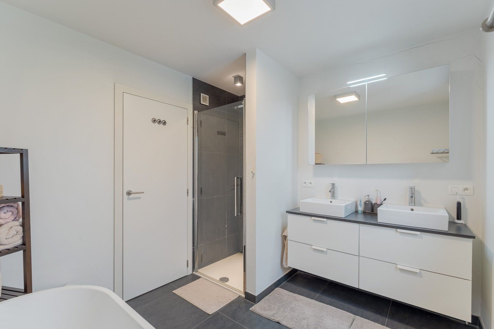 INSTAPKLARE MODERNE WONING MET PRACHTIG VRIJ ZICHT IN ALKEN foto 10