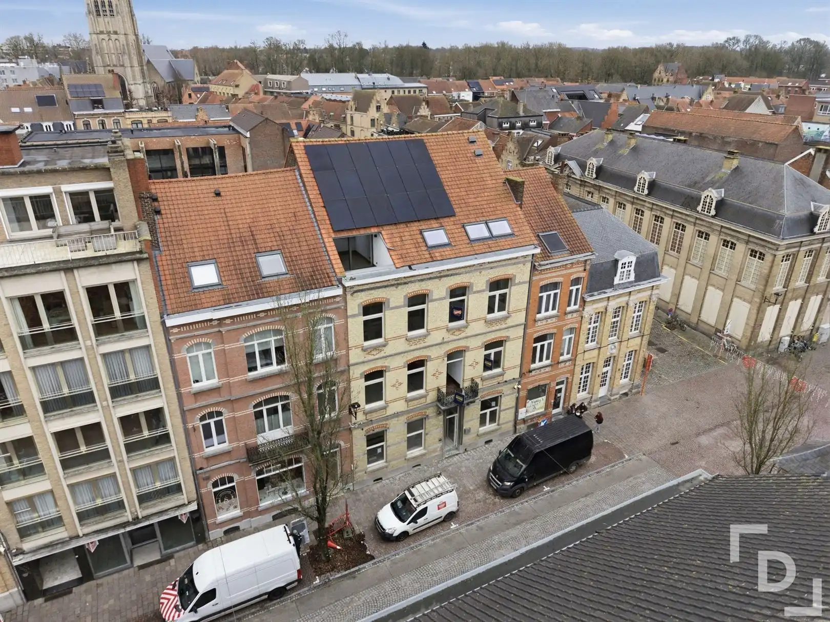 Nieuwbouwappartement met terras en tuin te koop in centrum Ieper. foto 19