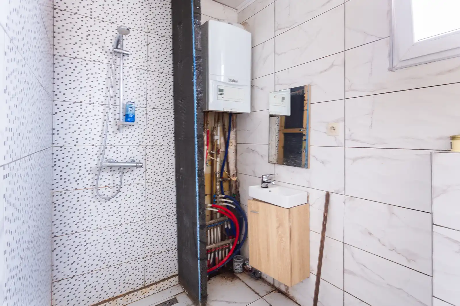 Te renoveren woning met 5 slpk, 2 badk en koer in Deurne-Zuid foto 22