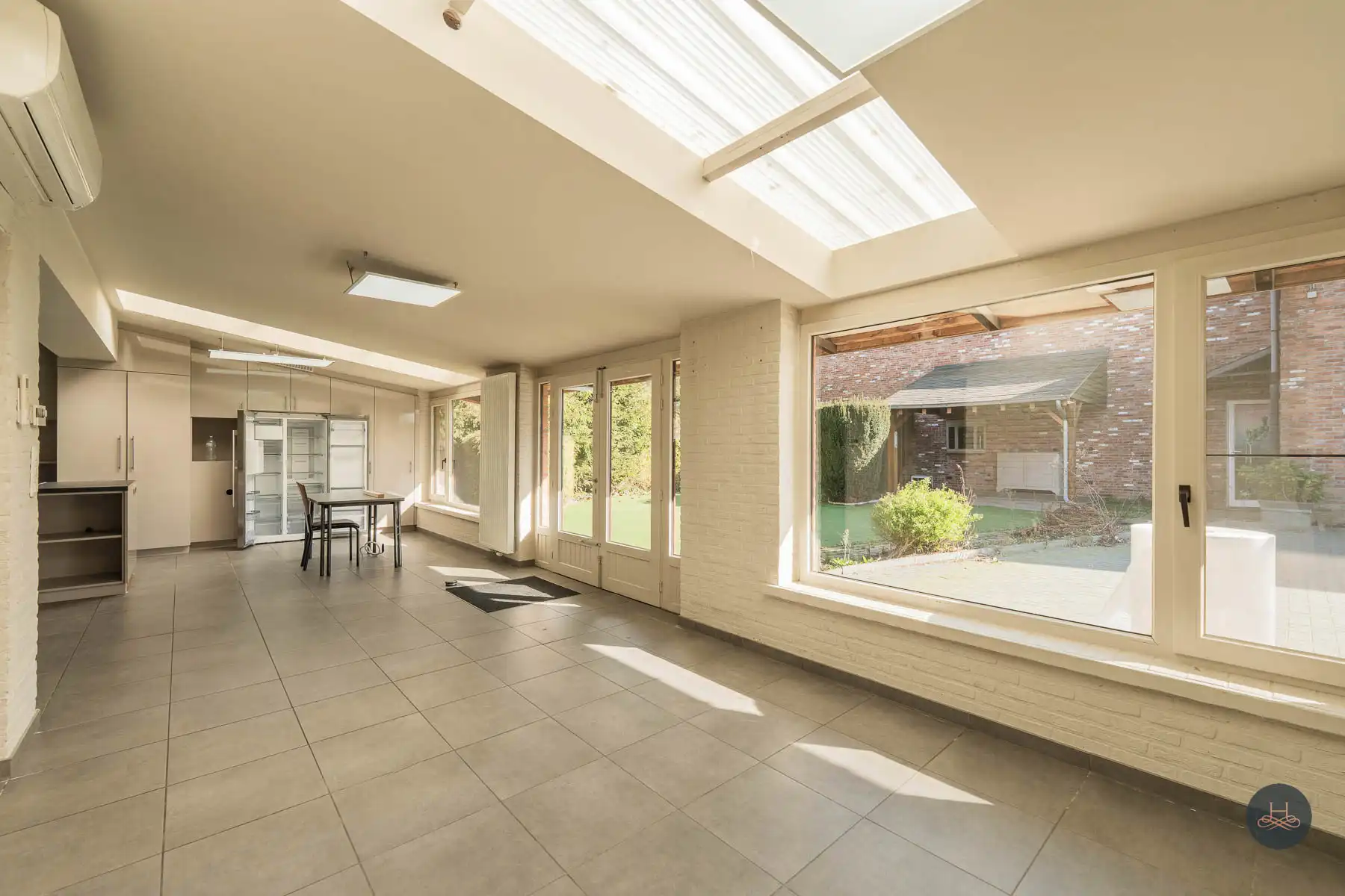 Woning met groot multifunctioneel bijgebouw in rustige straat foto 10